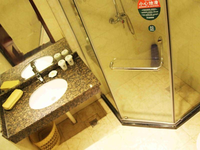 Greentree Inn Shandong Qingdao Development District Sdust Express Hotel מראה חיצוני תמונה